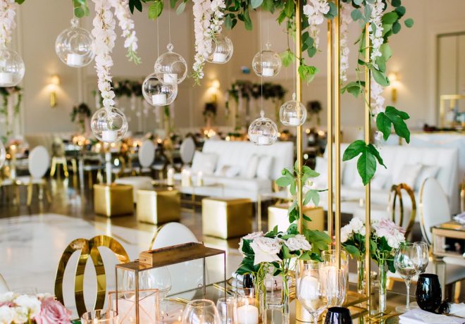 Roses and gold accent wedding decor